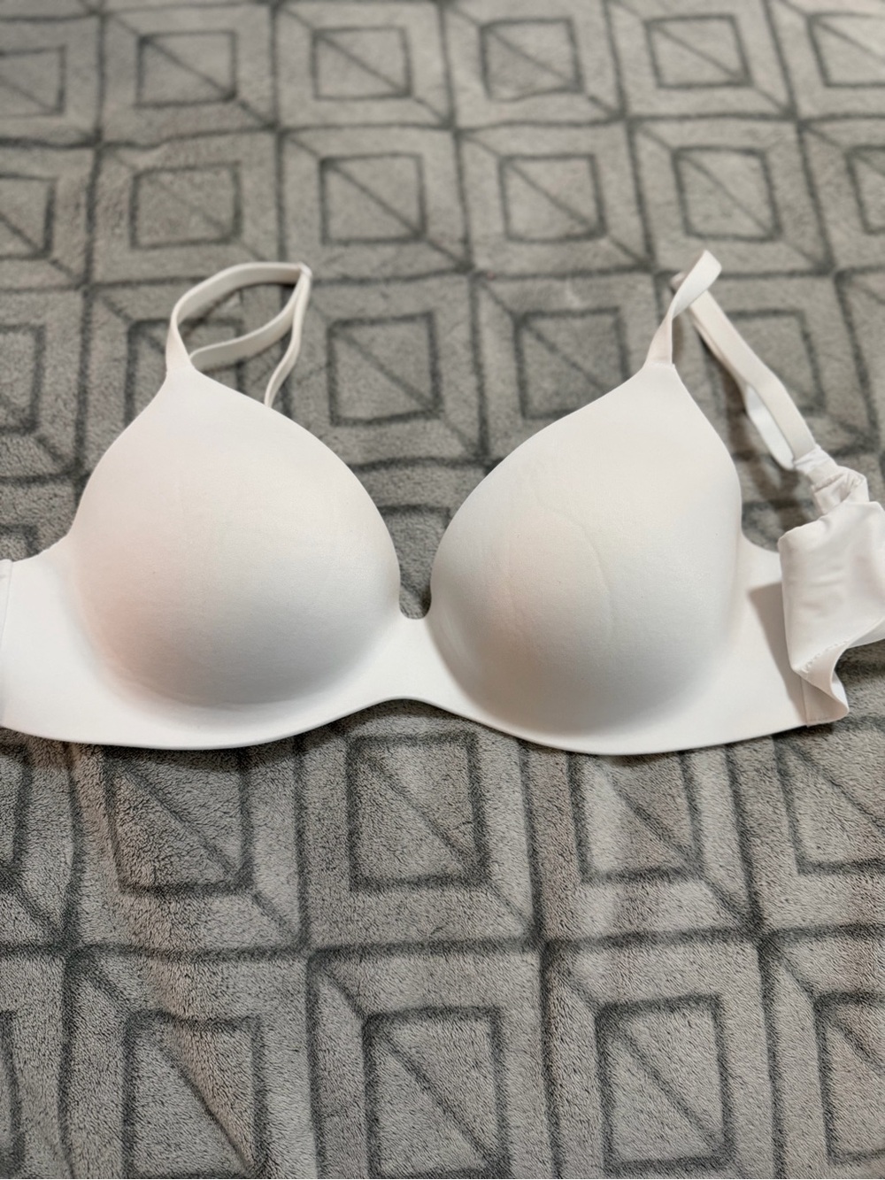Victoria's Secret White Smooth Molded T-Shirt Bra